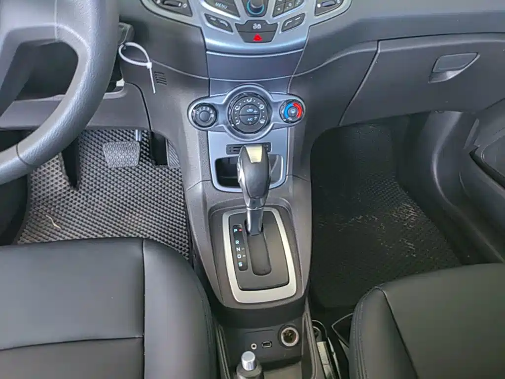 Ford Fiesta — миниатюра 14