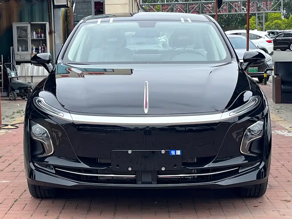 Hongqi E-QM5 2025 610km PLUS