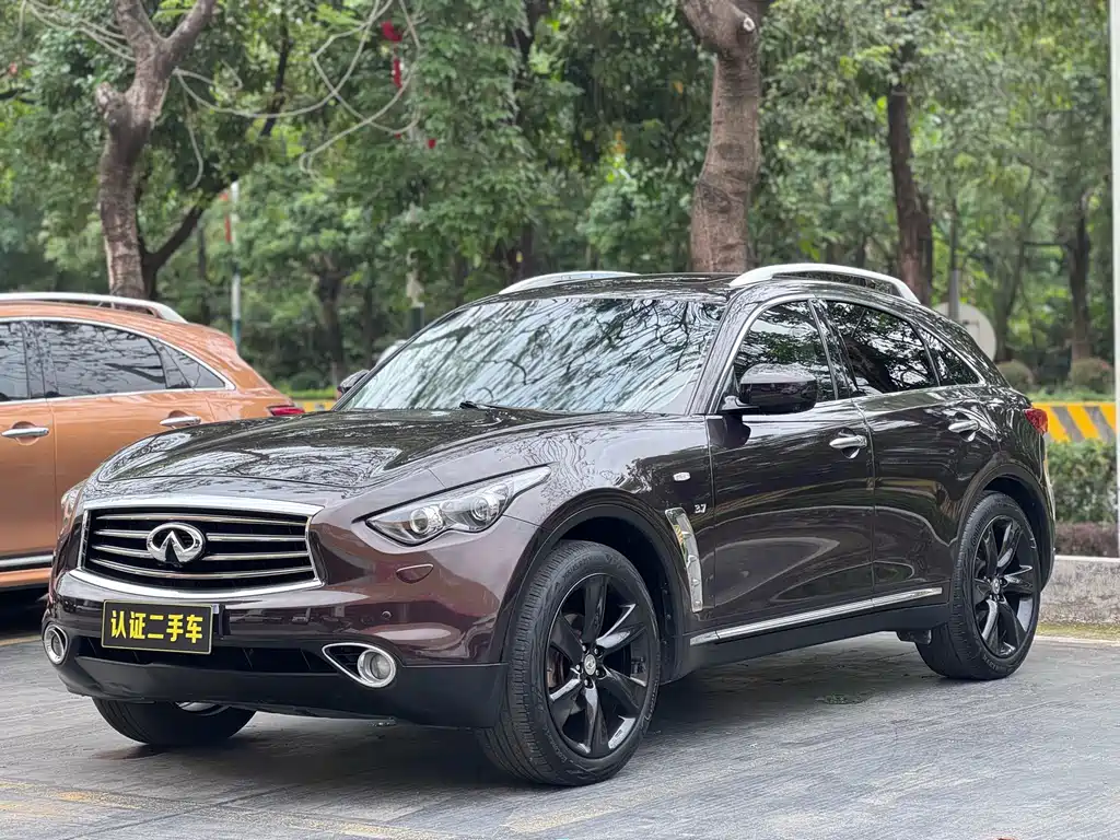 Infiniti QX70 2014