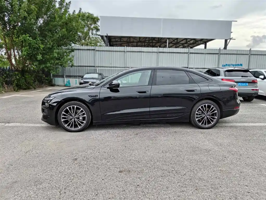 Audi A6L e-tron — миниатюра 3