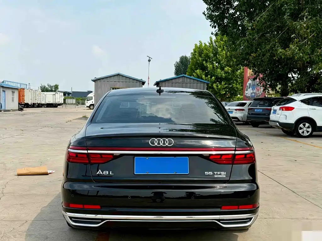 Audi A8 — миниатюра 5