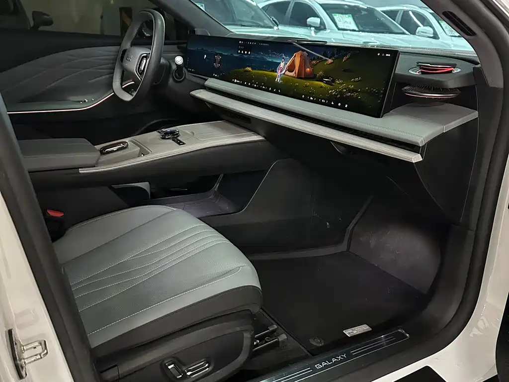 GEELY GALAXY GALAXY E8