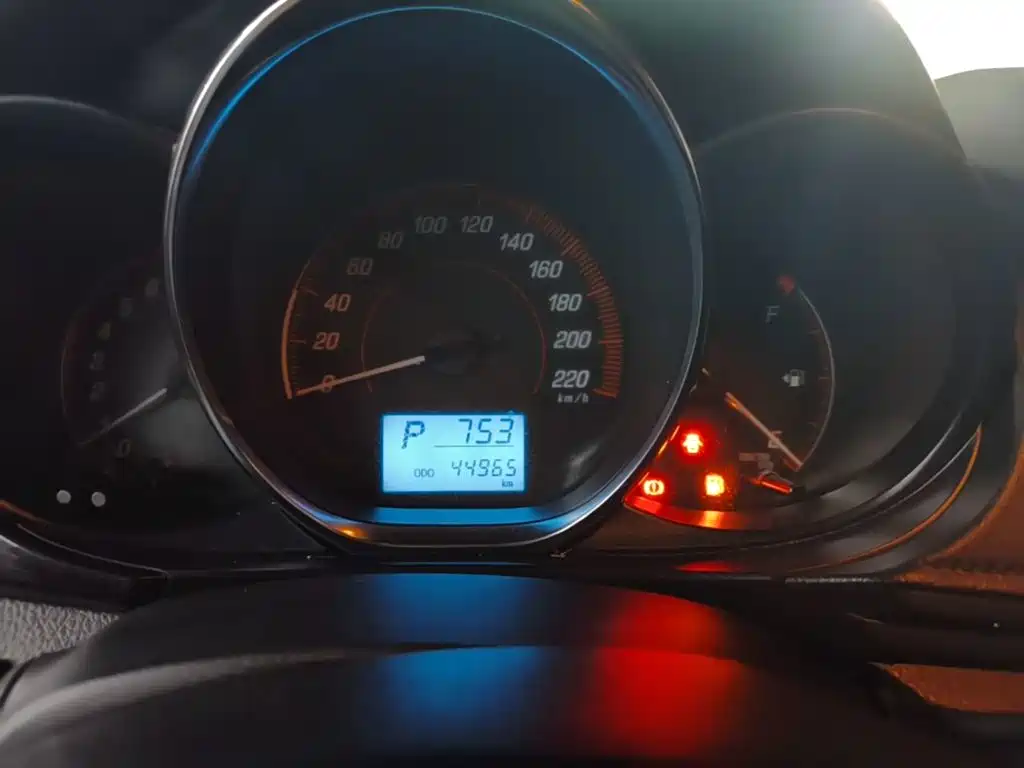 Toyota Yaris L — миниатюра 12