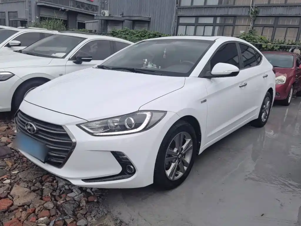 Hyundai Elantra — миниатюра 2