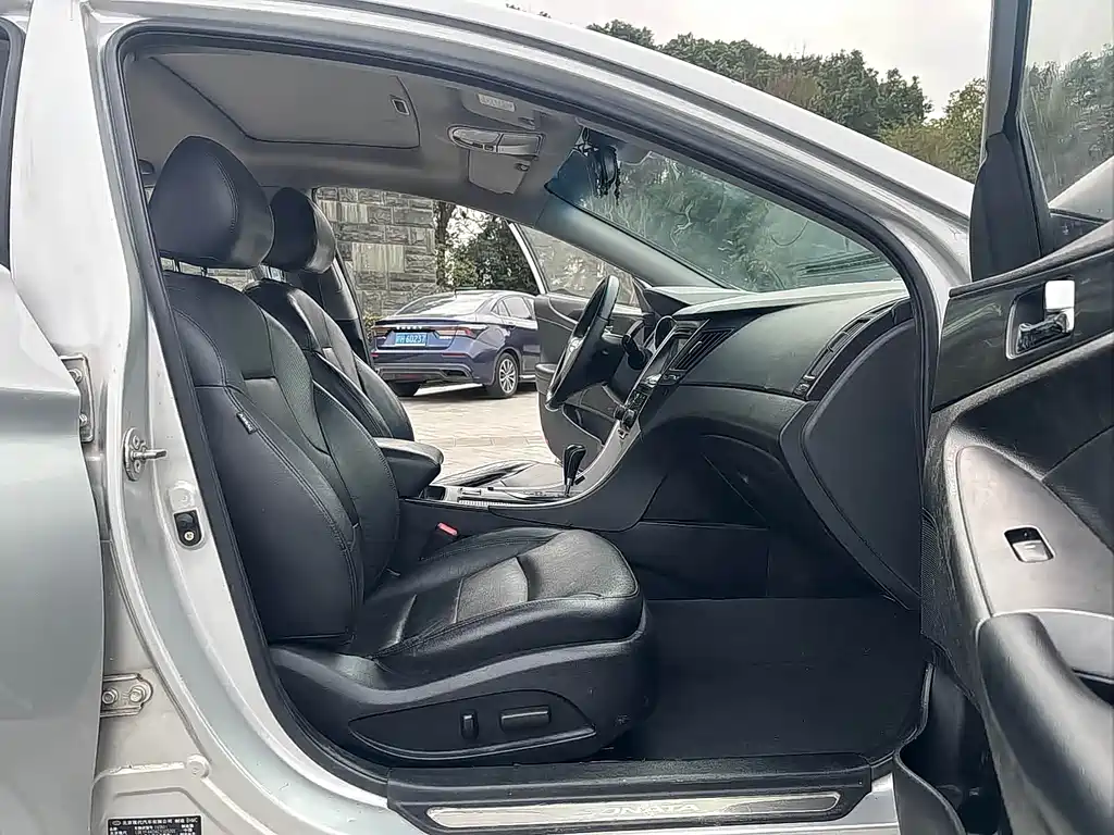 Hyundai Sonata — миниатюра 10