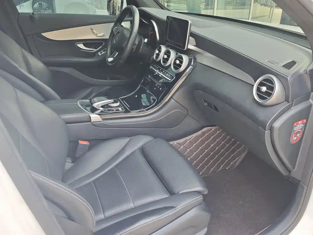 Mercedes-Benz GLC 2017 GLC 200 4MATIC