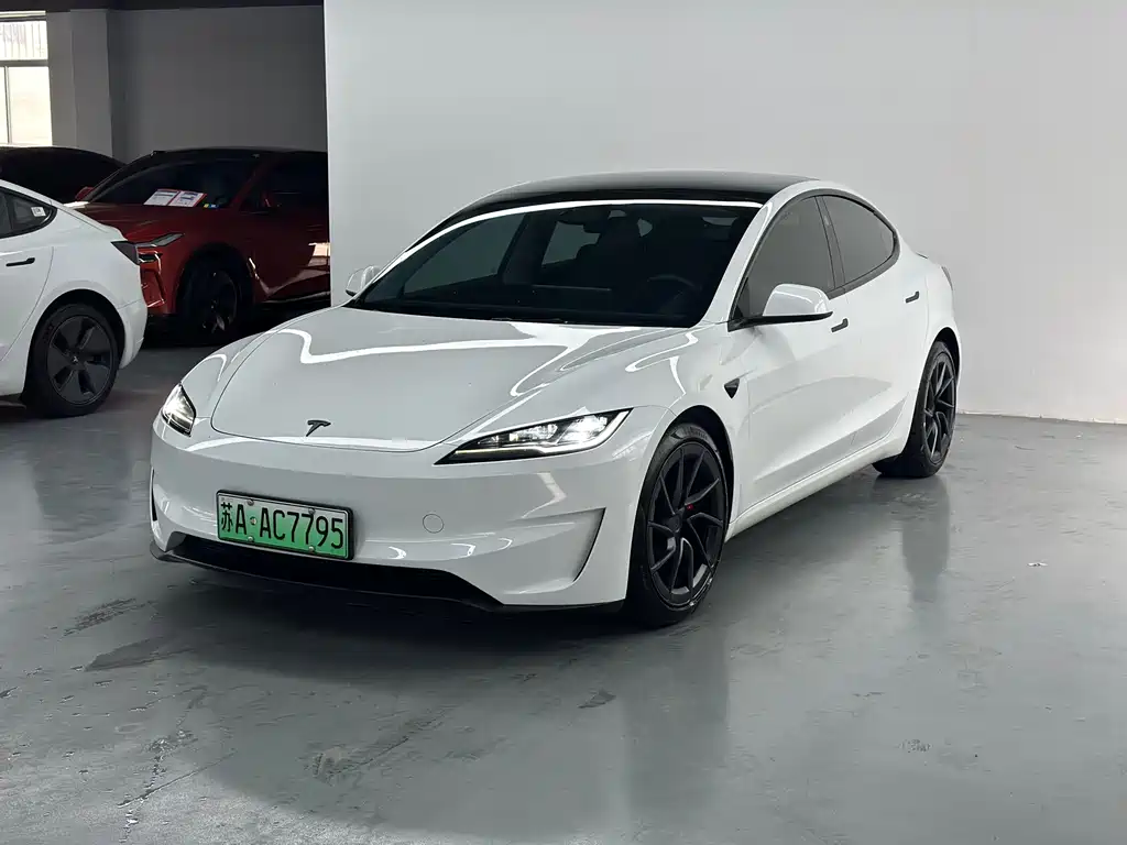 Tesla Model 3 2024