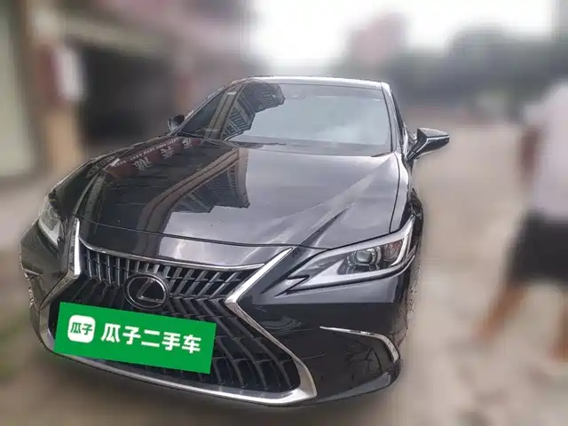 2024 Lexus ES