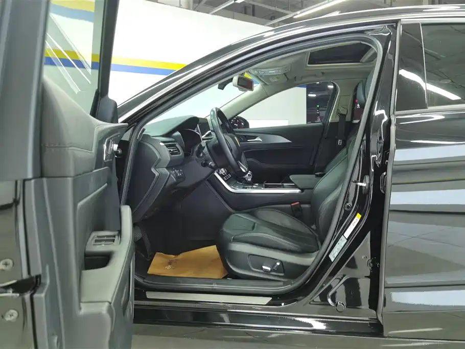Hongqi H5 2020 1.8T AT