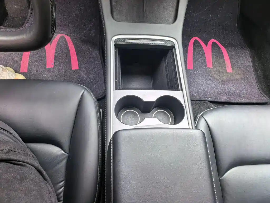 Tesla Model 3 — миниатюра 10