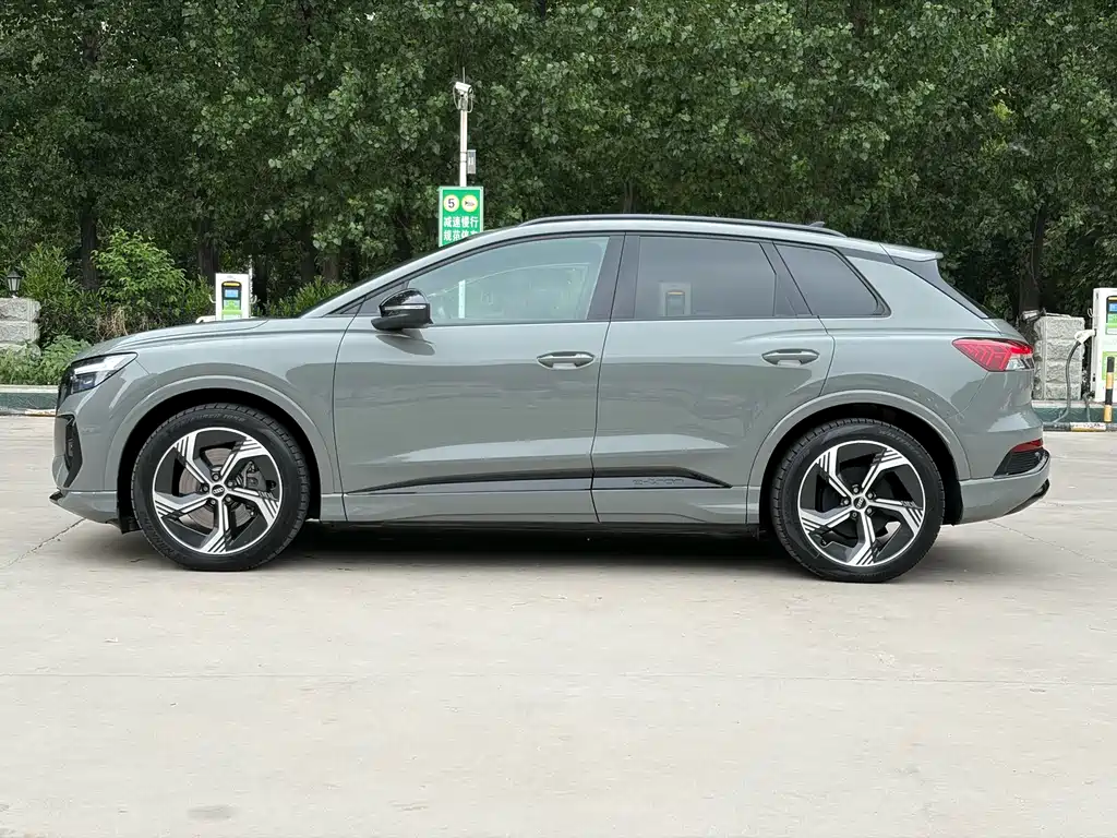 Audi Q4 e-tron 2024 50 e-tron quattro
