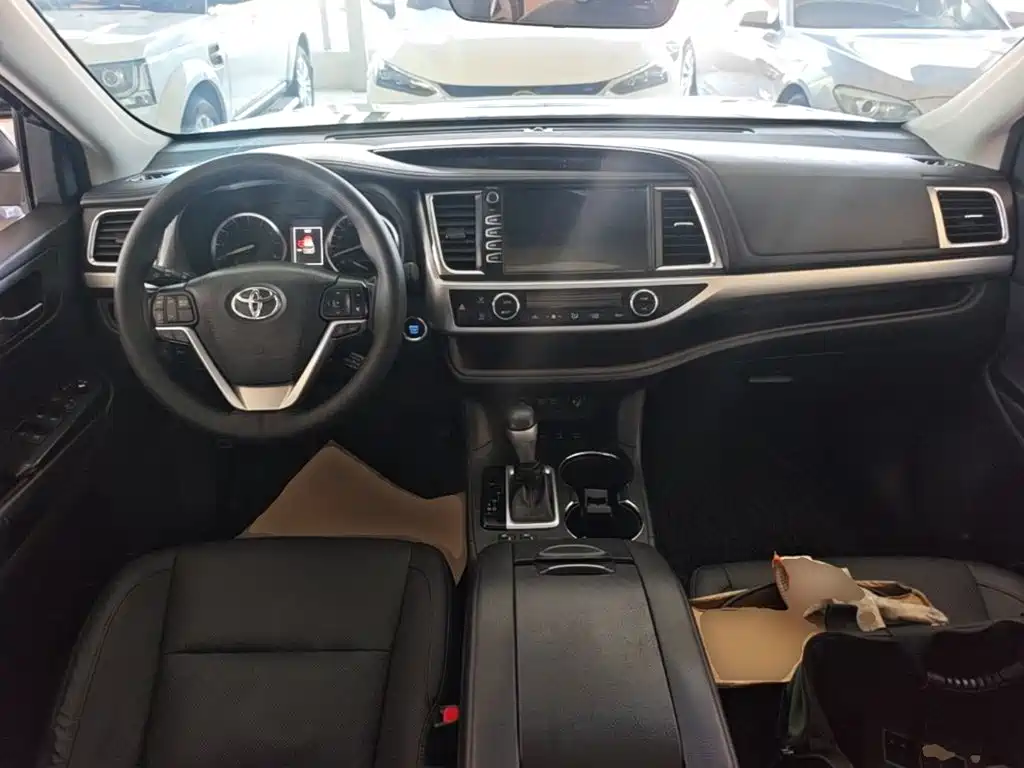 Toyota Highlander — миниатюра 10