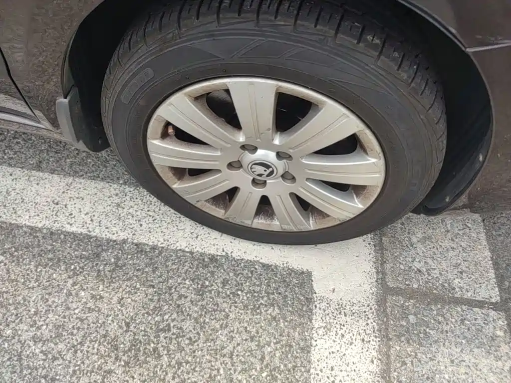 Skoda Superb — миниатюра 12