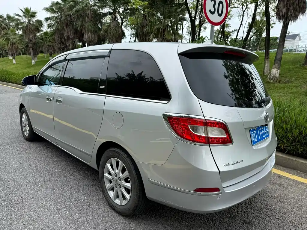 Buick GL8 2011 3.0L GT Luxury