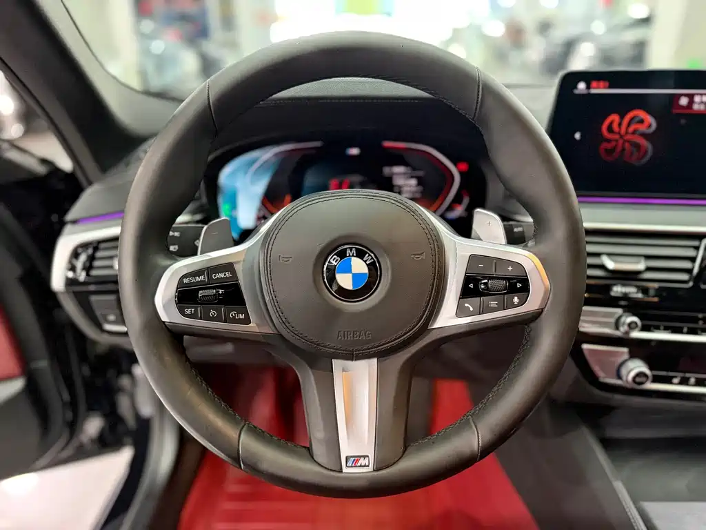 BMW 5 Series — миниатюра 8