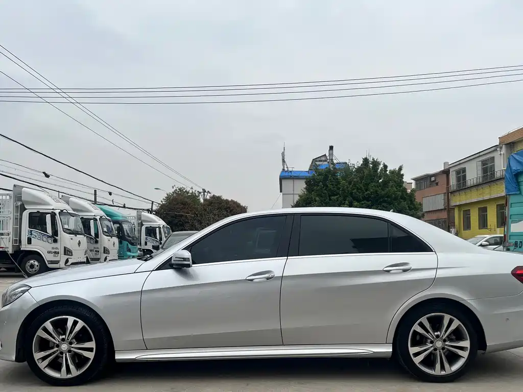 Mercedes-Benz E-Class — миниатюра 10