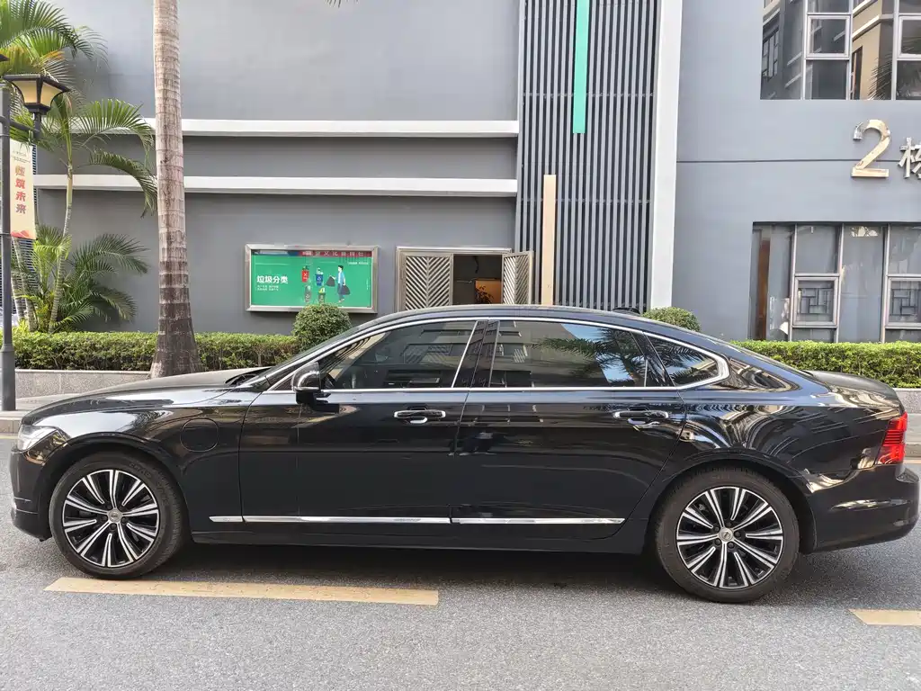 VOLVO S90 PLUG IN HYBRID