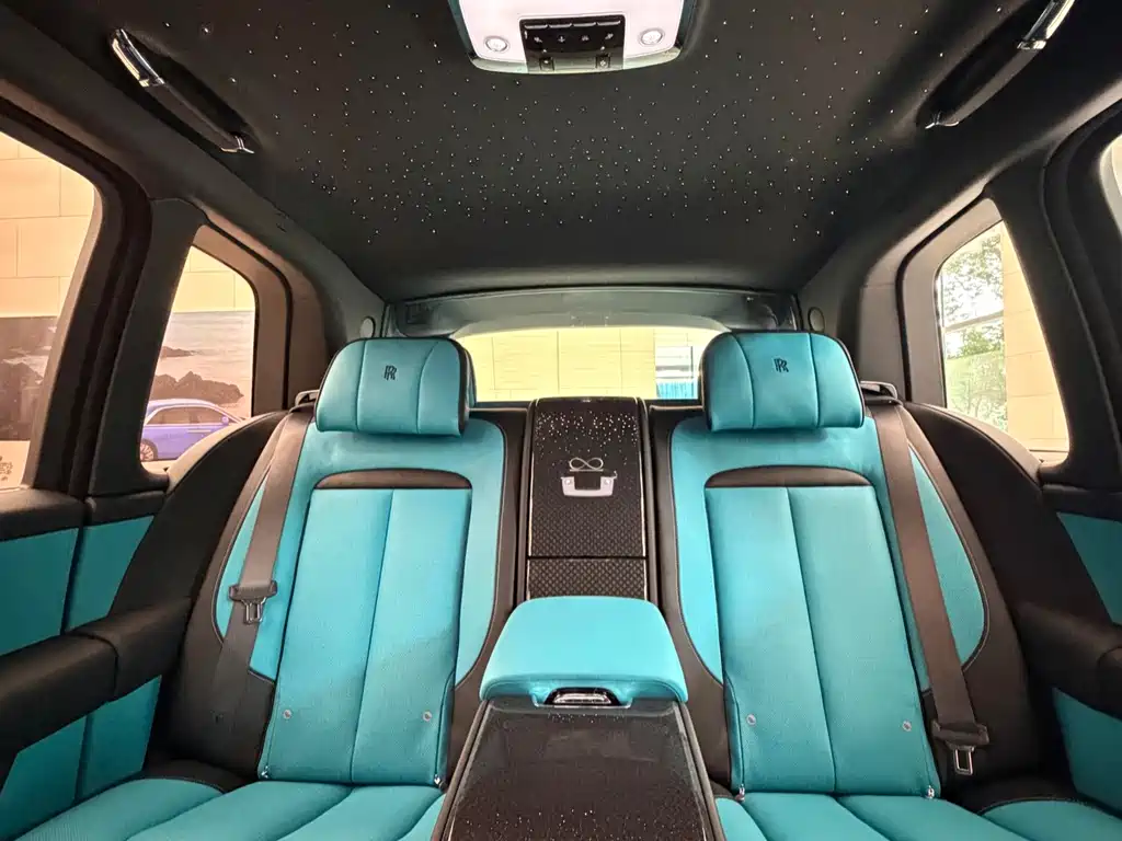 Rolls-Royce Cullinan — миниатюра 9