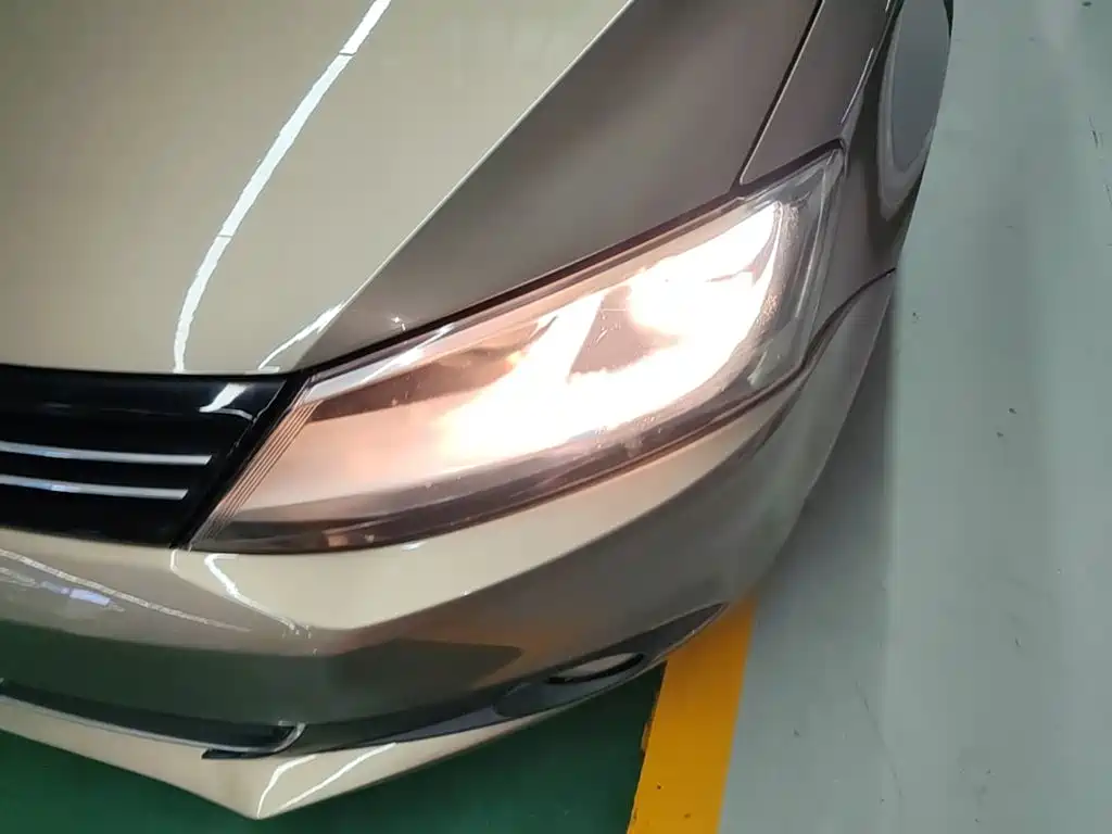 Volkswagen Sagitar — миниатюра 24