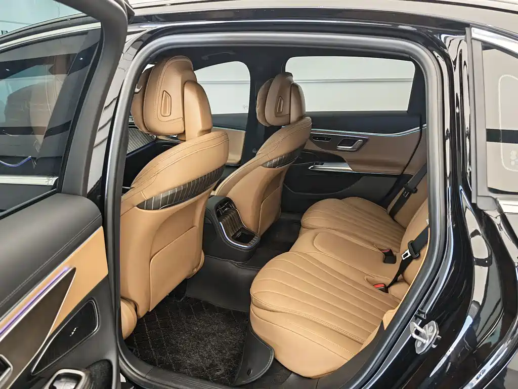 Mercedes-Benz E-Class E 2024 E 300 L Fashion