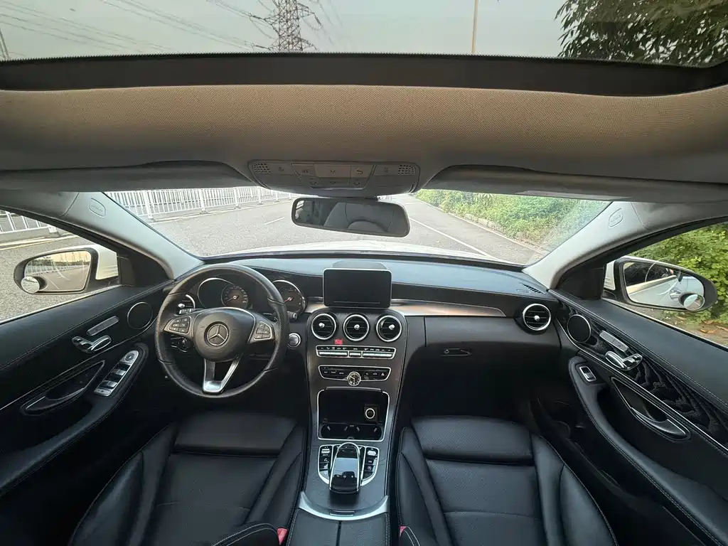Mercedes-Benz C-Class — миниатюра 4
