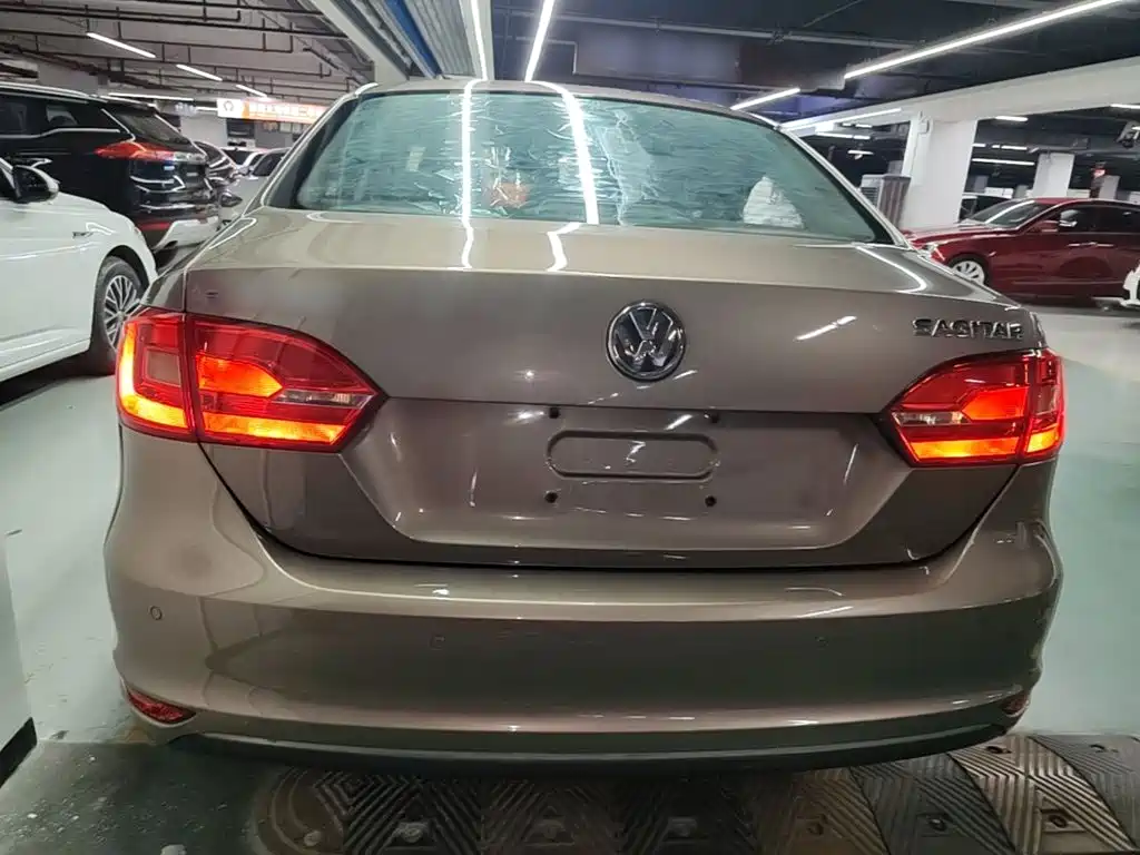 Volkswagen Sagitar — миниатюра 6