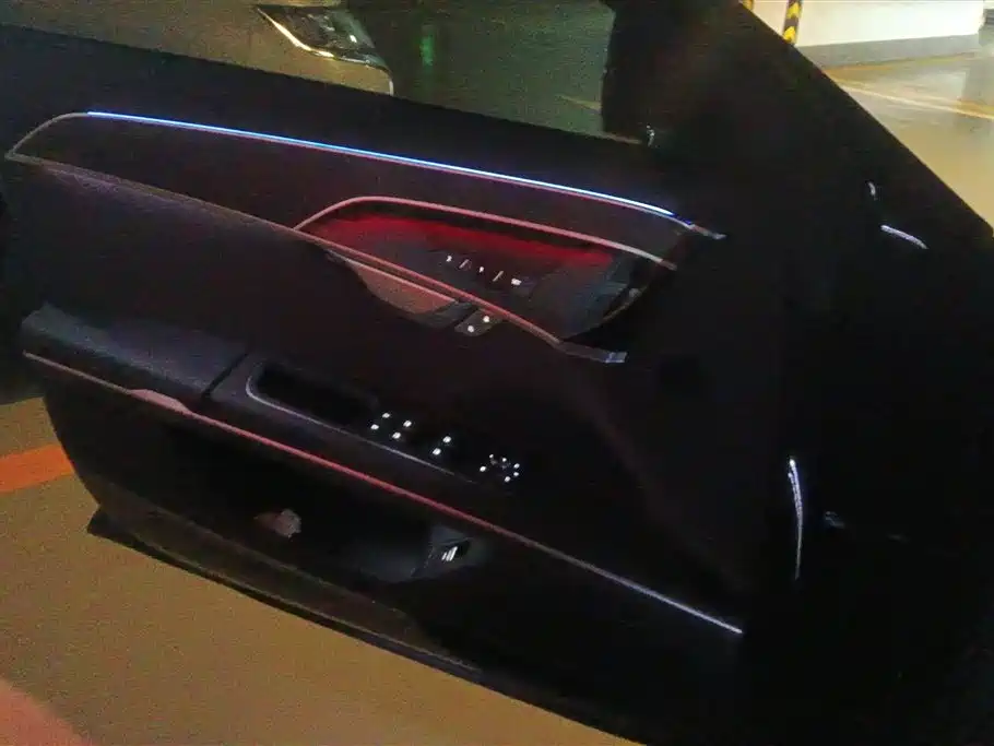 Audi A8 2025 A8L 45 TFSI quattro Luxury