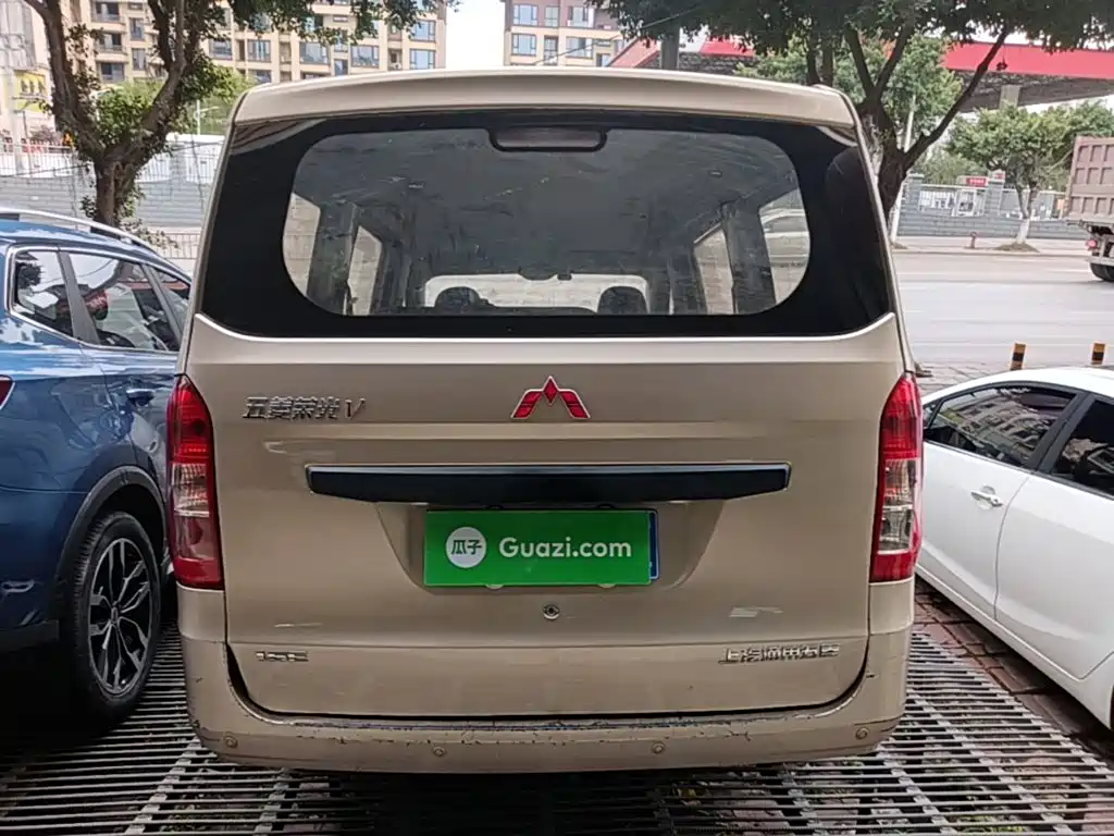 Wuling Rongguang V — миниатюра 6