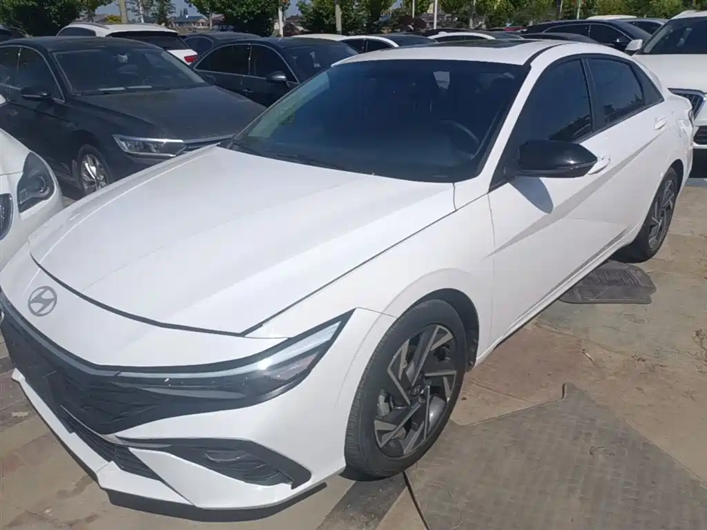 Hyundai Elantra 2024