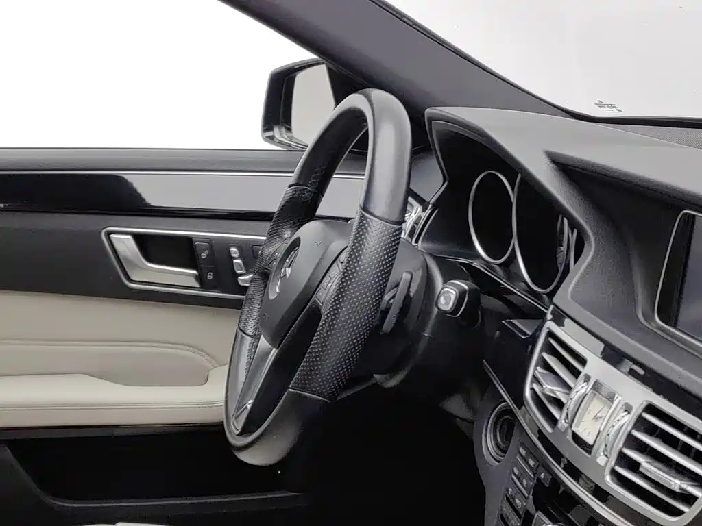 Mercedes-Benz E-Class — миниатюра 22