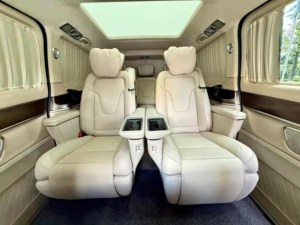 Mercedes-Benz V-Class — миниатюра 23