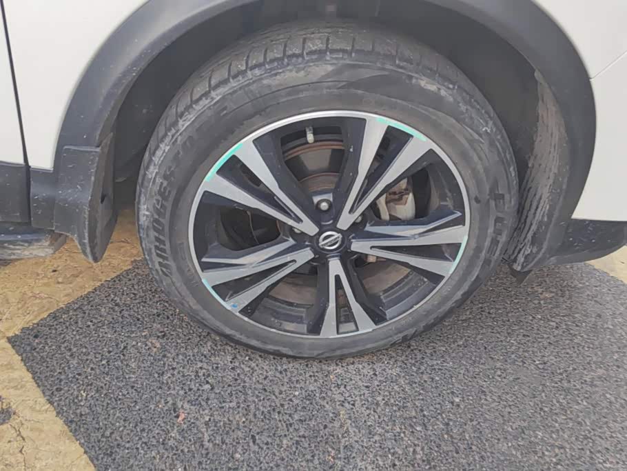 Nissan Qashqai 2.0 л 2021 г. Белый, пробег 48300 км