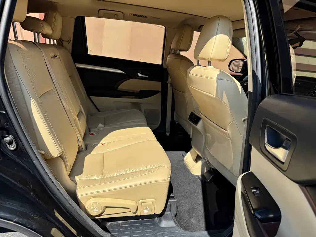 Toyota Highlander — миниатюра 16