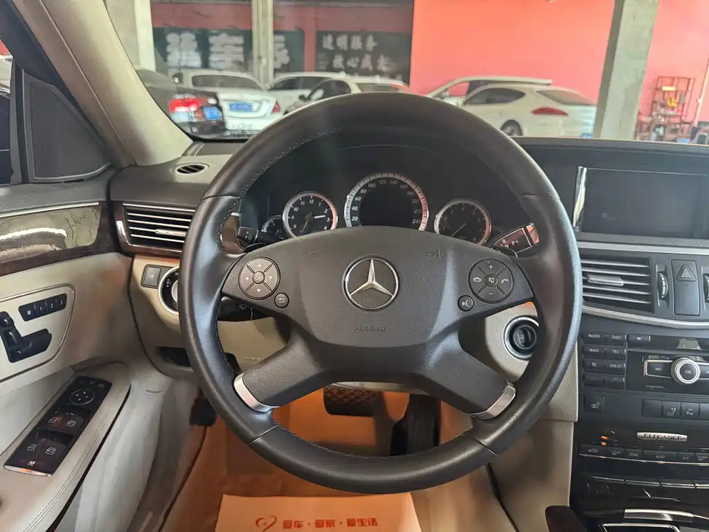 Mercedes-Benz E-Class — миниатюра 17