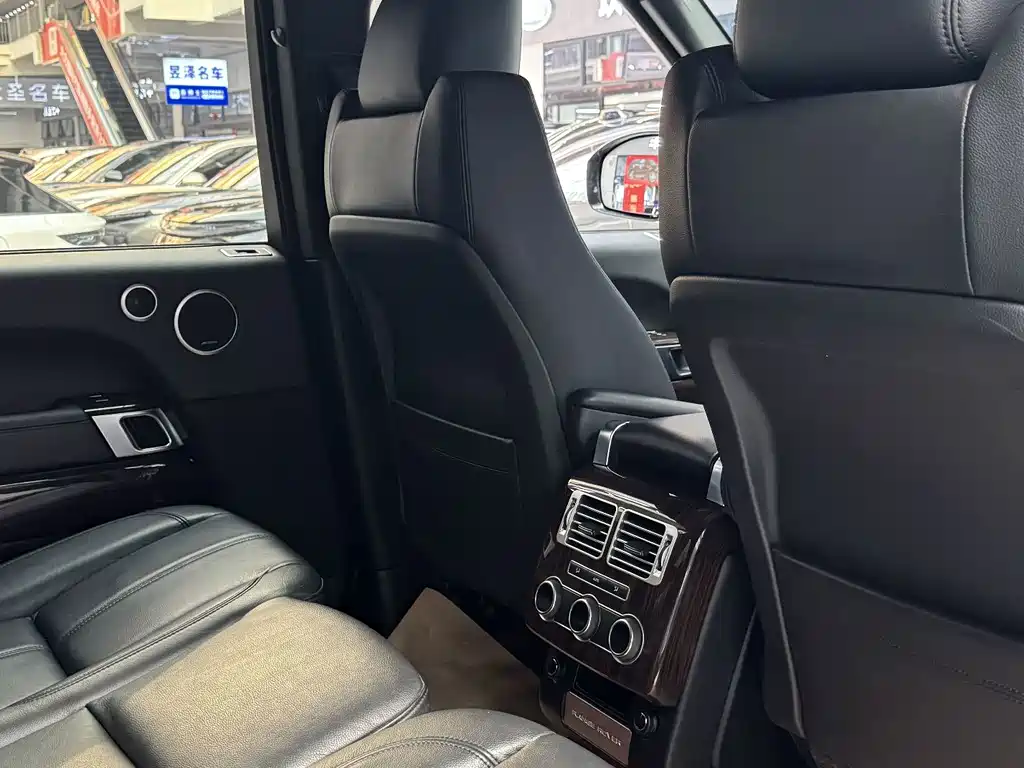 Land Rover Range Rover — миниатюра 10