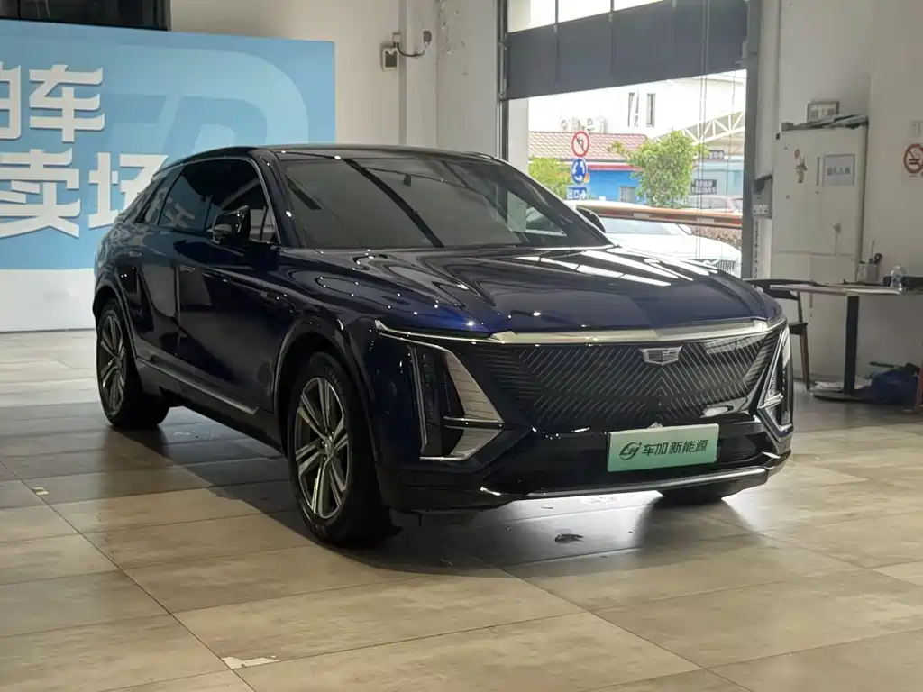 Cadillac IQ 2024 Luxury