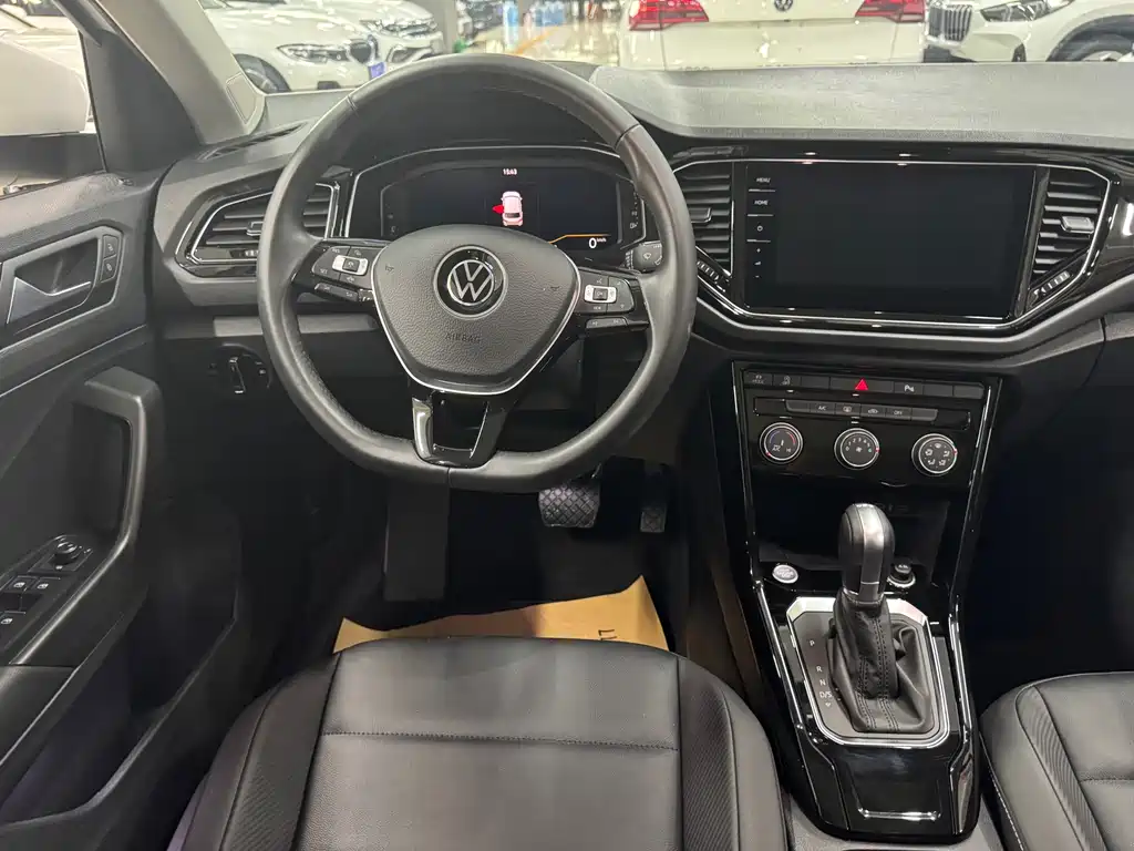 Volkswagen T-Roc 2022 280TSI DSG PLUS