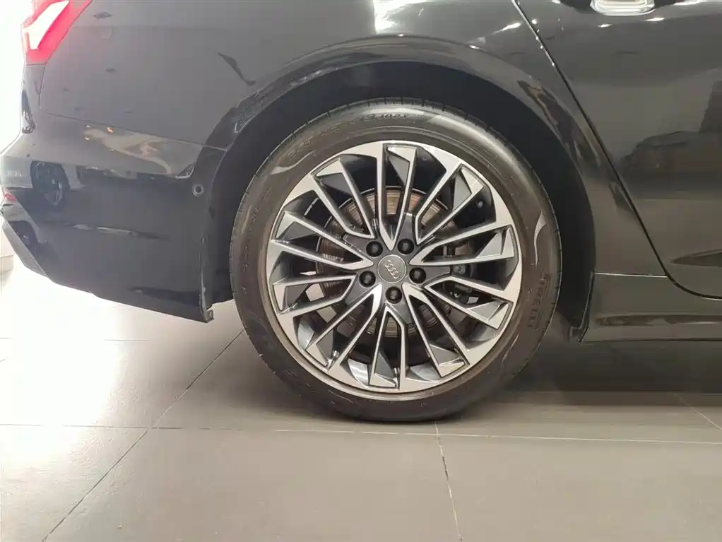 Audi A6L New Energy — миниатюра 20