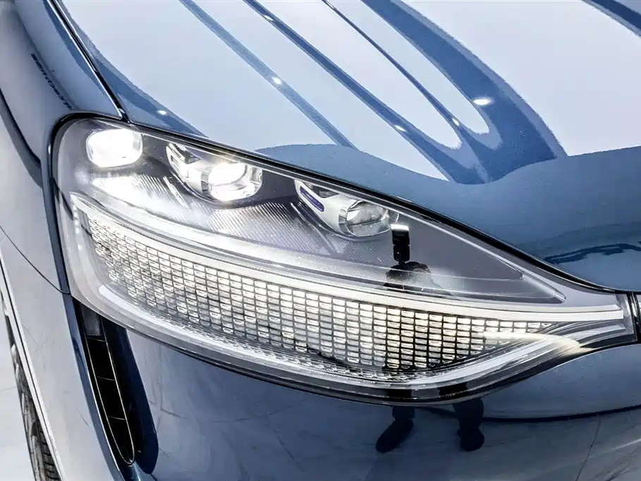 AITO ASK THE WORLD M9