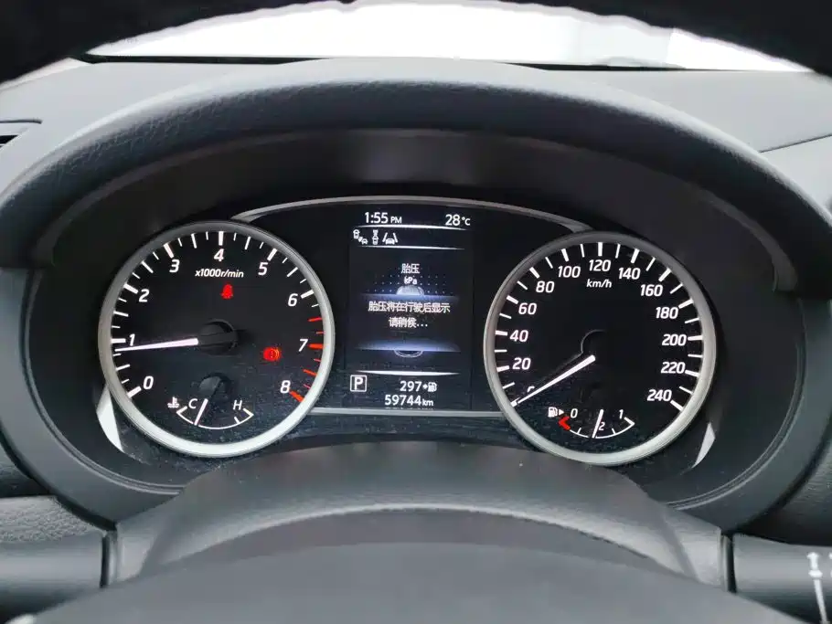 Nissan Tiida — миниатюра 14