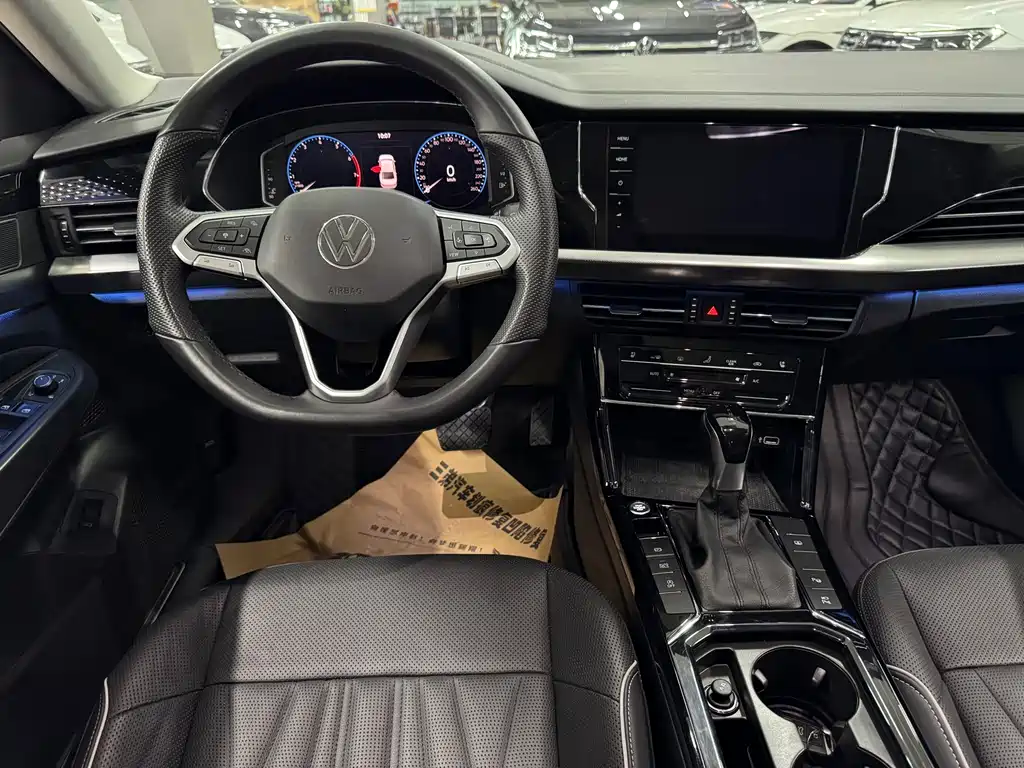 Volkswagen Passat 2022 330TSI Luxury