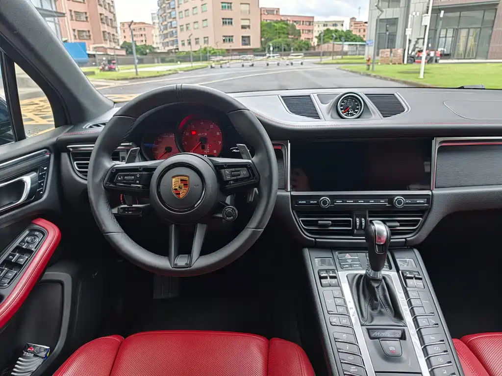 Porsche Macan — миниатюра 13