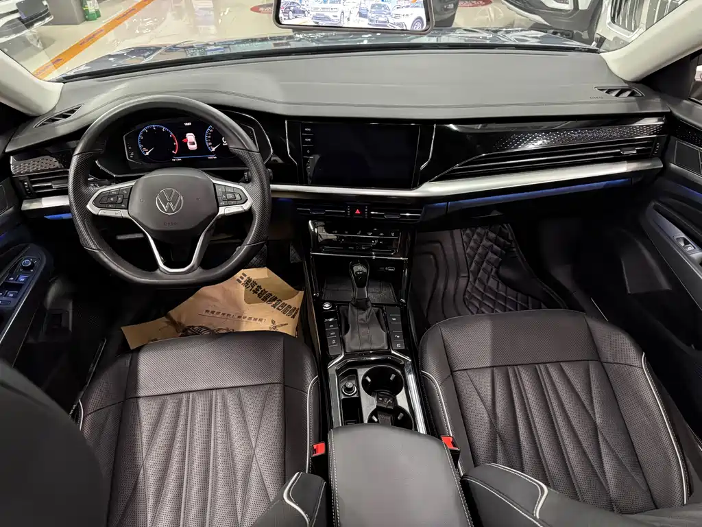 Volkswagen Passat 2022 330TSI Luxury