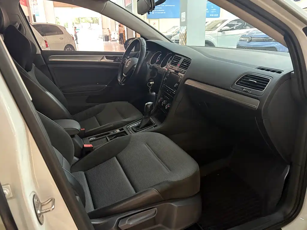 Volkswagen Golf — миниатюра 8