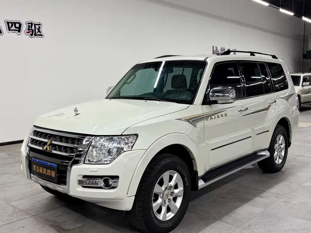 Mitsubishi Pajero (Import) — миниатюра 2