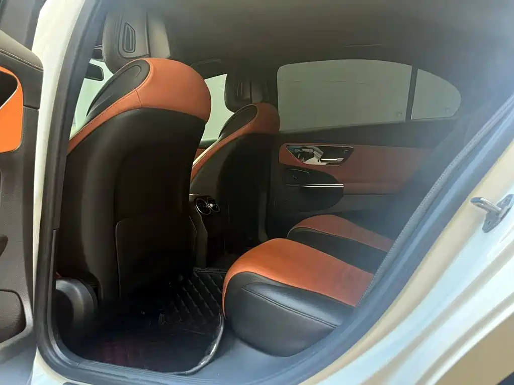 Mercedes-Benz C-Class — миниатюра 10
