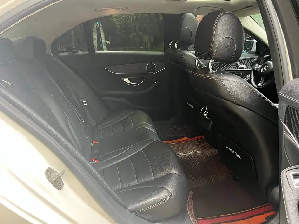 Mercedes-Benz C-Class — миниатюра 12