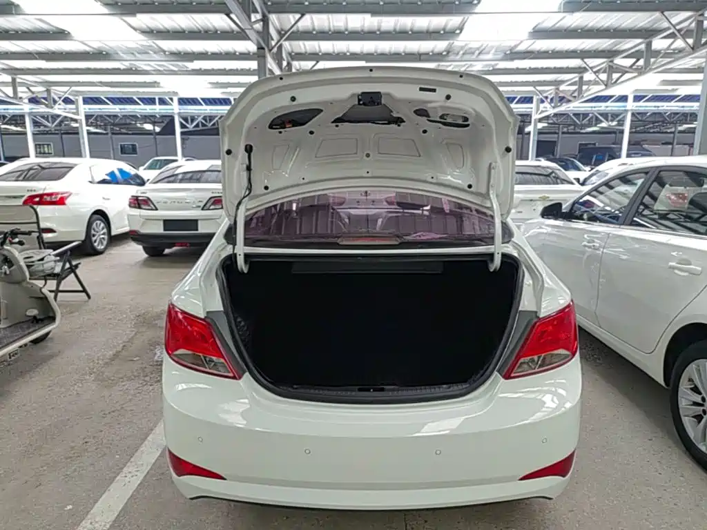 Hyundai Verna — миниатюра 19