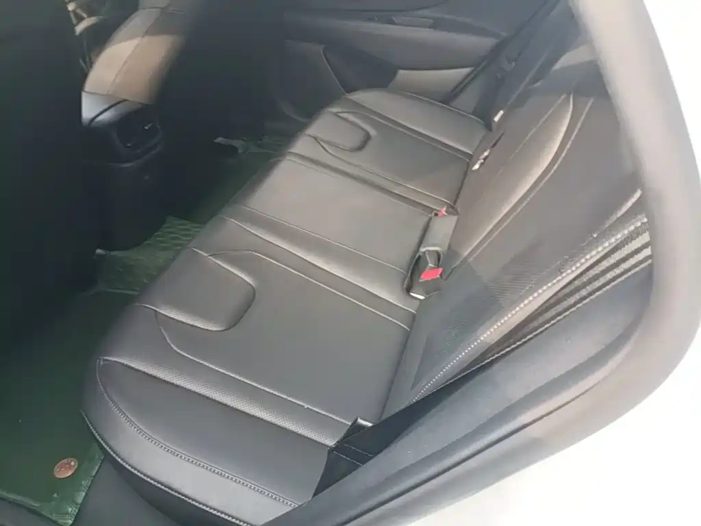 Hyundai Elantra — миниатюра 17
