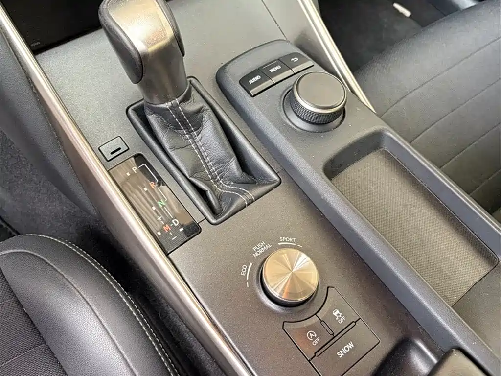 Lexus IS — миниатюра 14